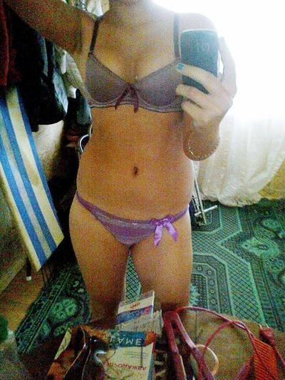 Tonya from Kentucky is looking for adult webcam chat